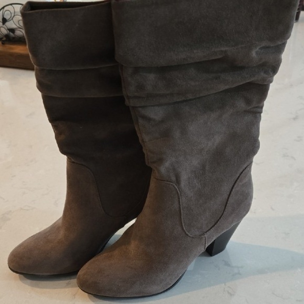 Esprit Women's Size 9 Mid-Calf Heeled Boots Chic Retro 90s Aesthetic